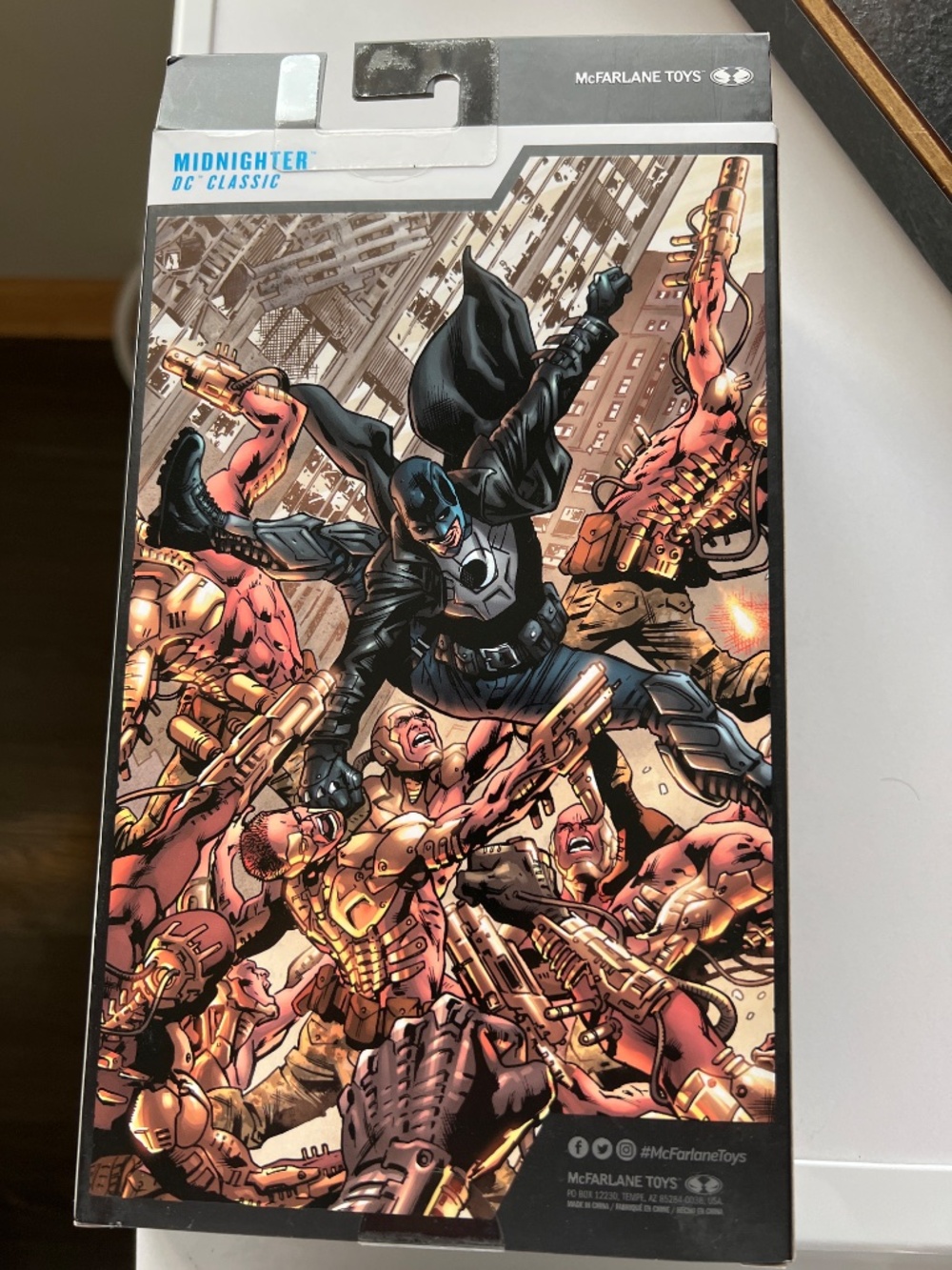 DC Multiverse Midnighter - Picture 2 of 4